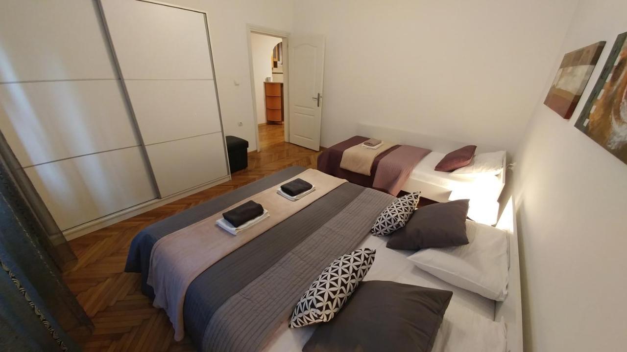 Apartment Marsal Belgrado Esterno foto