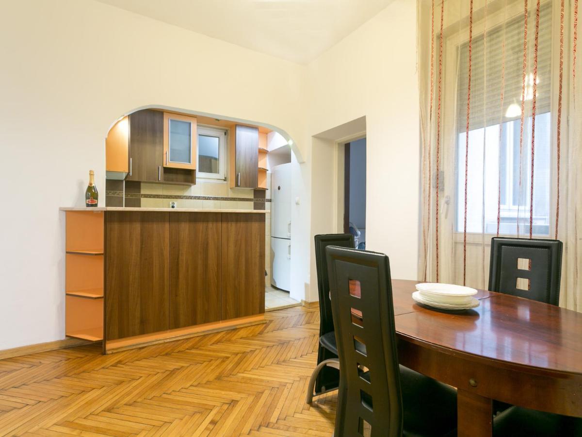Apartment Marsal Belgrado Esterno foto